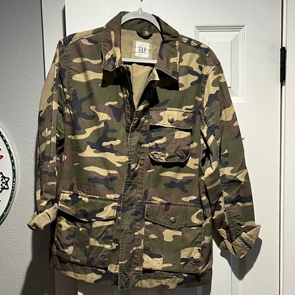 GAP Women’s Green Camouflage Field Jacket